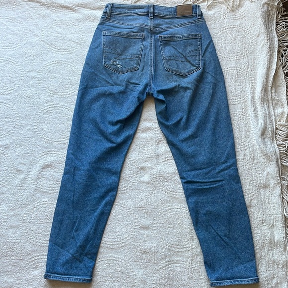 American eagle, size 2, stretch mom jeans - Picture 2 of 5